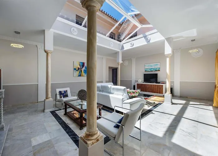 Domus Vesta Villa *